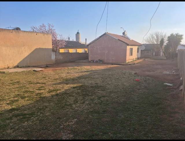 2 BEDROOM HOUSE FOR SALE IN LENASIA SOUTH